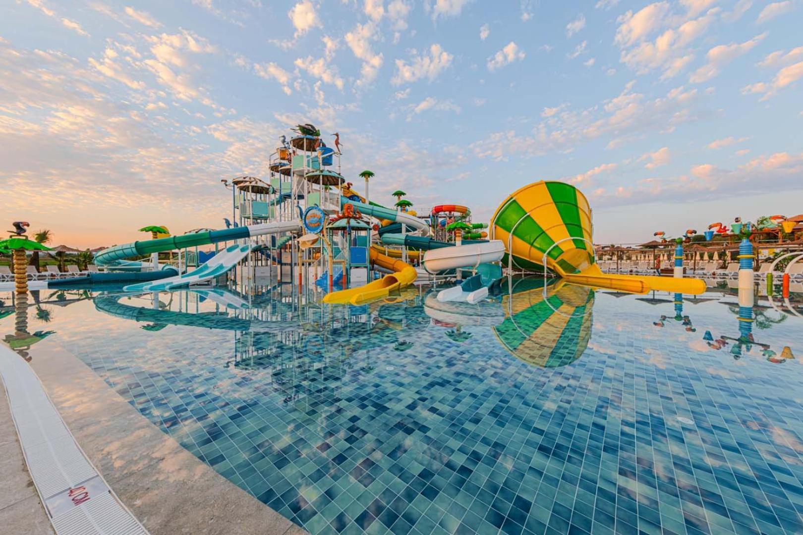 Dream Fun World Side Exterior foto