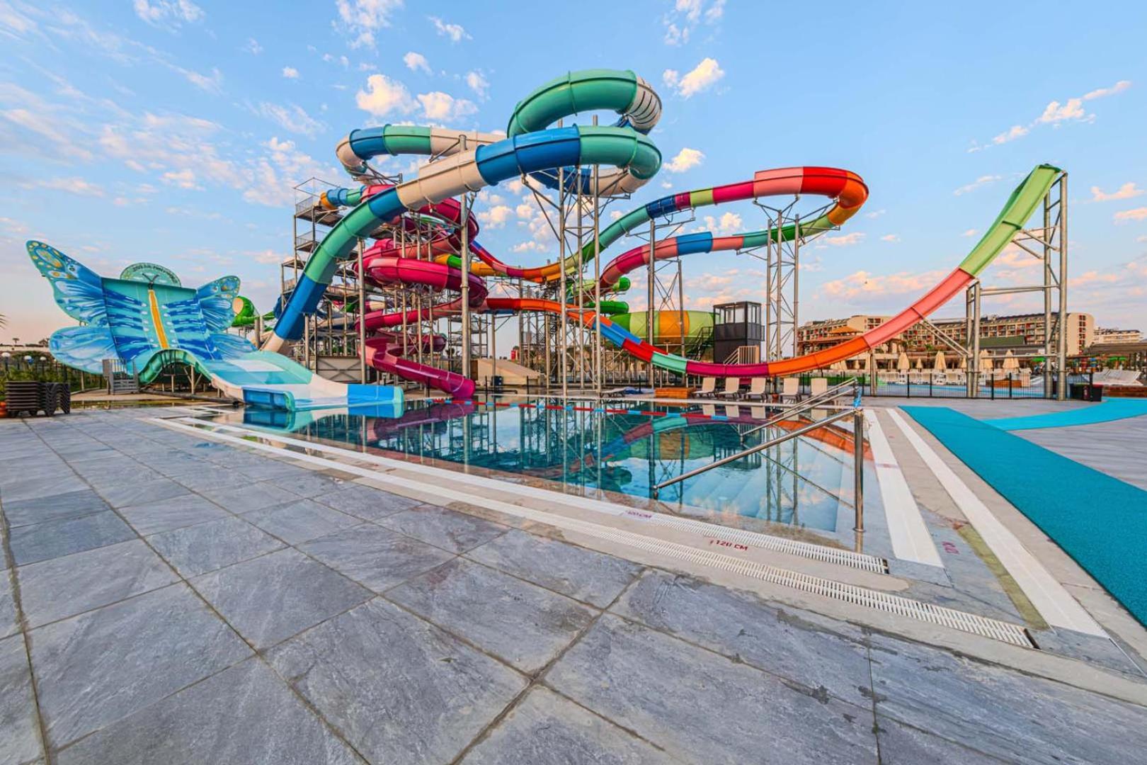 Dream Fun World Side Exterior foto