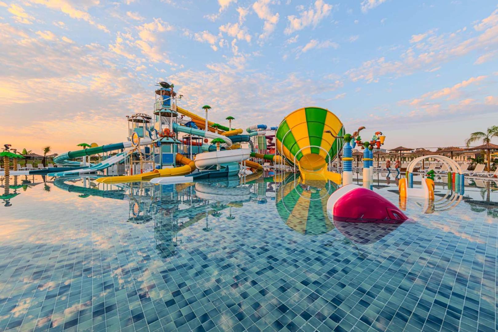 Dream Fun World Side Exterior foto